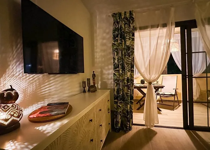 The Hut - * 阿德耶